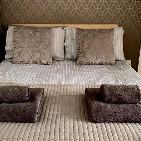 3 Studio Avenue House Scarborough Bagian luar foto